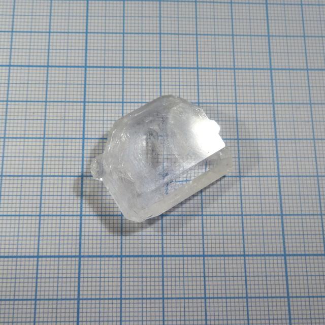 Potassium sulfamate crystal grown using slow evaporation