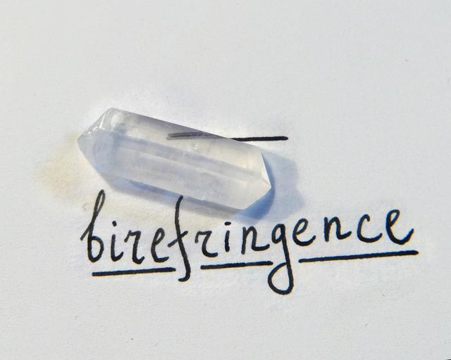 Birefringence in saccharin crystal